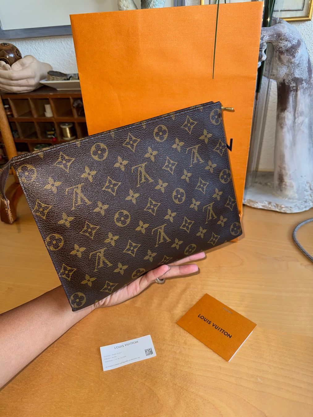Louis Vuitton Sacs: Louis Vuitton Toiletry Pouch – D'occasion à Buch am Irchel par Pukpan_99 7