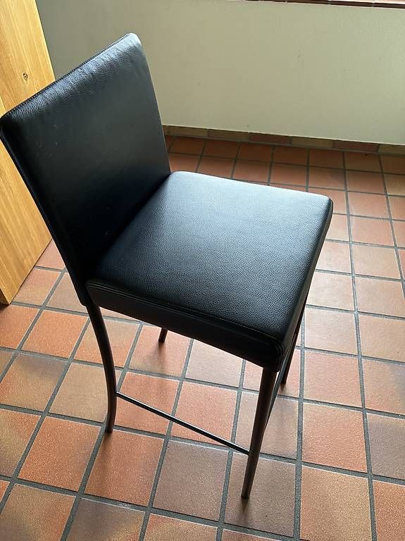 Set di tavolo e panche: Tisch / Bar Kombination – Usato da Hallau venduto da danheu 2