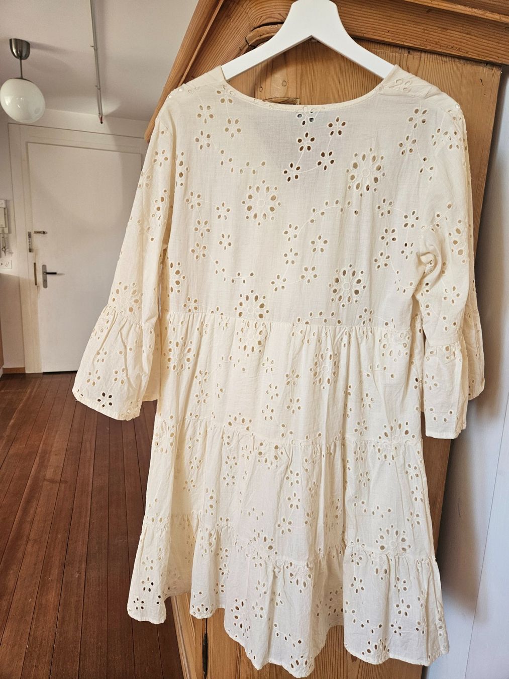 Kleider: Sommerkleid Spitze Beige Vanille 36 – Gebraucht aus Bern von Alea6892 5