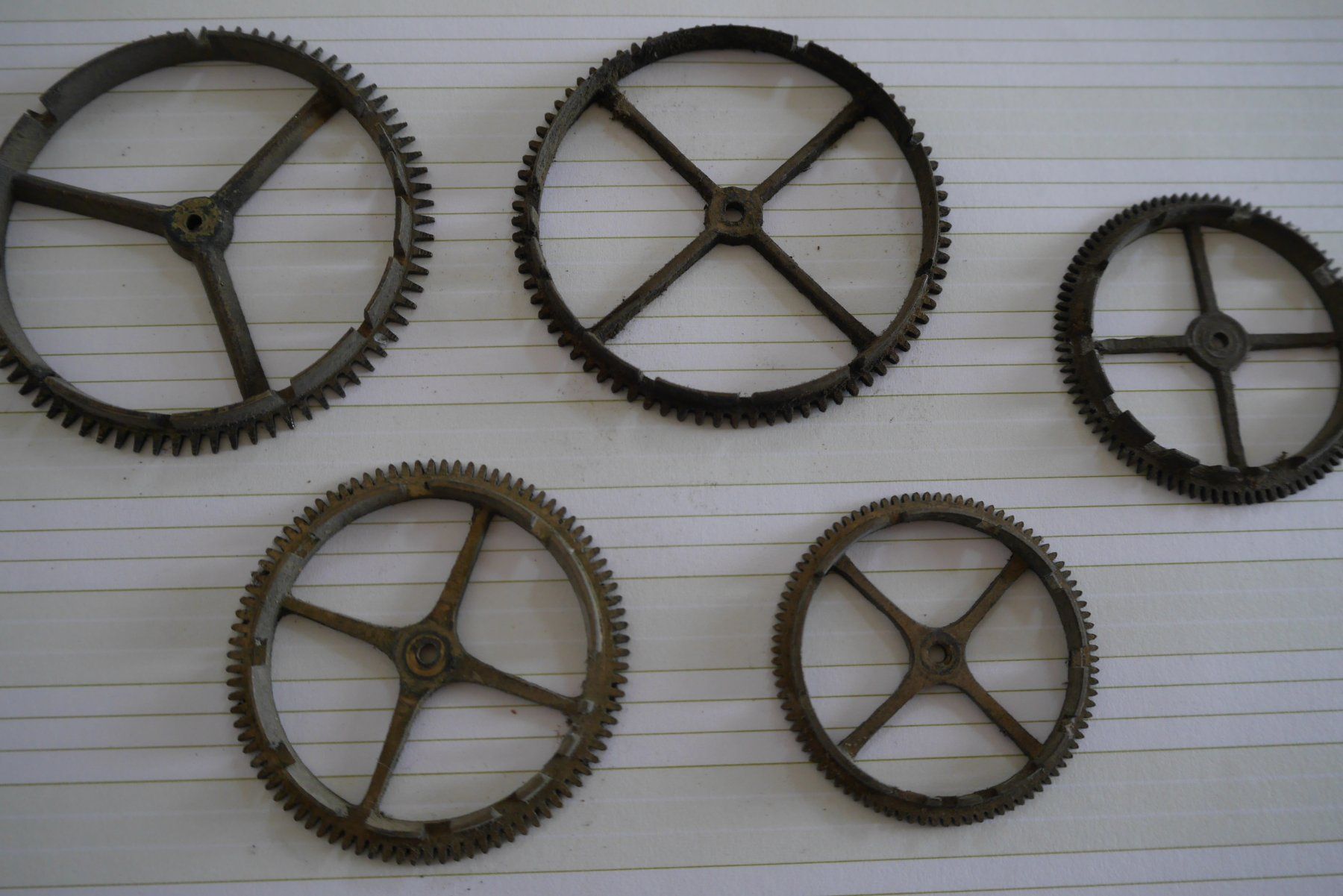 Orologi: antike Schwarzwalduhr, Teile – Usato da Cham venduto da Cesi12