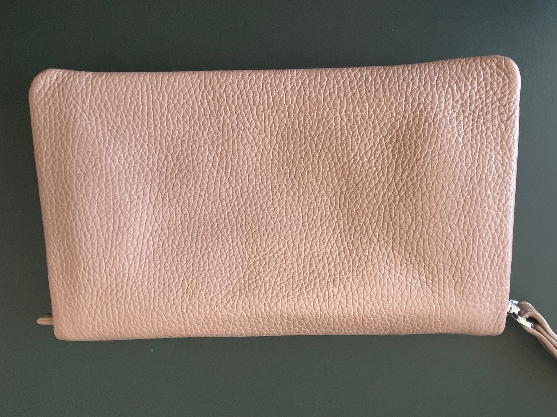Valigie & Borse: Pochette Malloni en cuir rose poudré – Usato da Sion venduto da Linkebeek 4