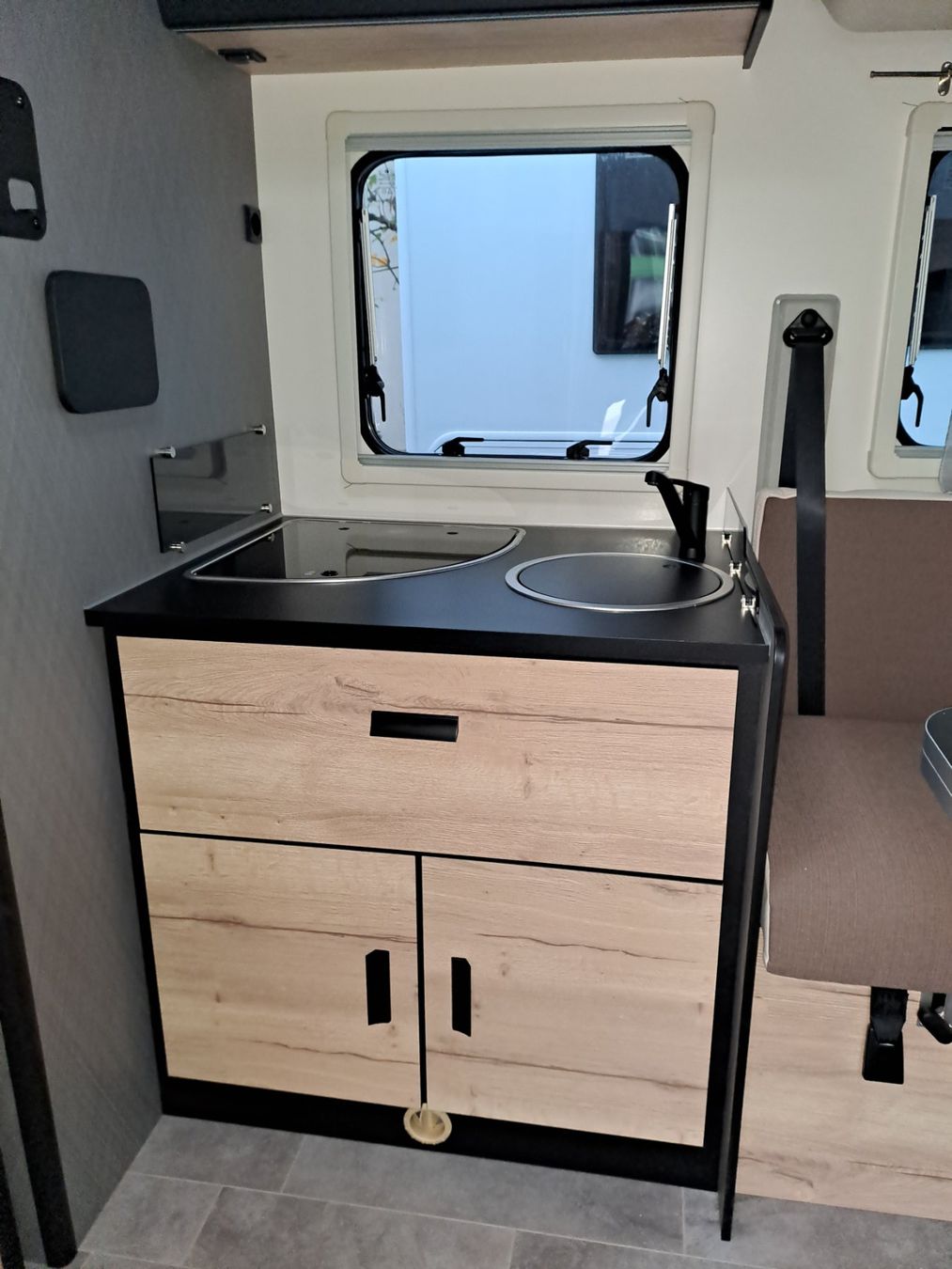Xgo Veicoli da campeggio: XGO Dynamic 66P Plus - Teilintegriert - Automatik – Nuovo e nell'imballaggio originale da Grenchen venduto da asdumat 3