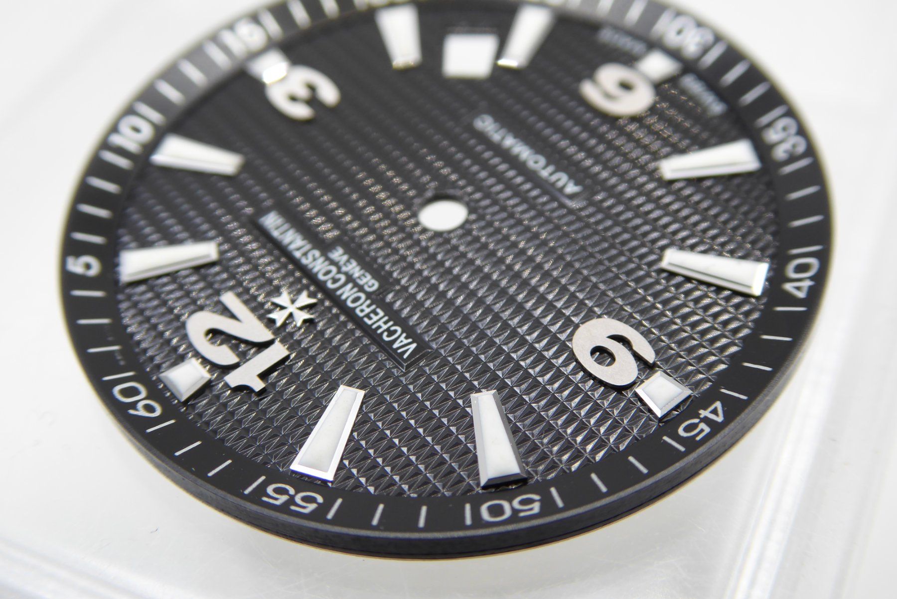 Vacheron Orologi: Vacheron Constantin Overseas Black dial 47040 – Nuovo (secondo la descrizione) da Geneve venduto da adr_xk6n 5