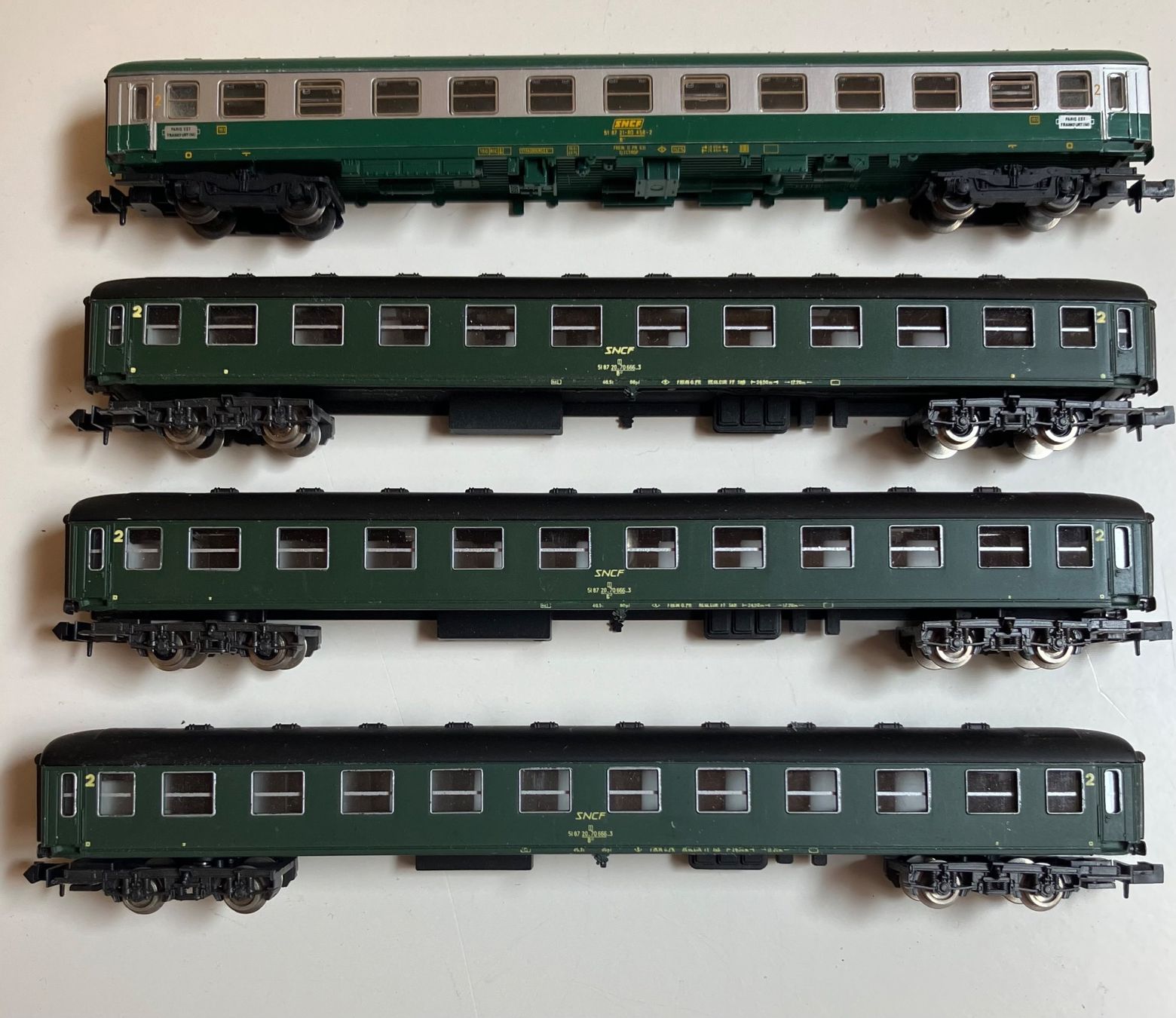 Modellini di ferrovie: 4 voitures UIC SNCF bon état – Usato da Dompierre VD venduto da immorentes 1