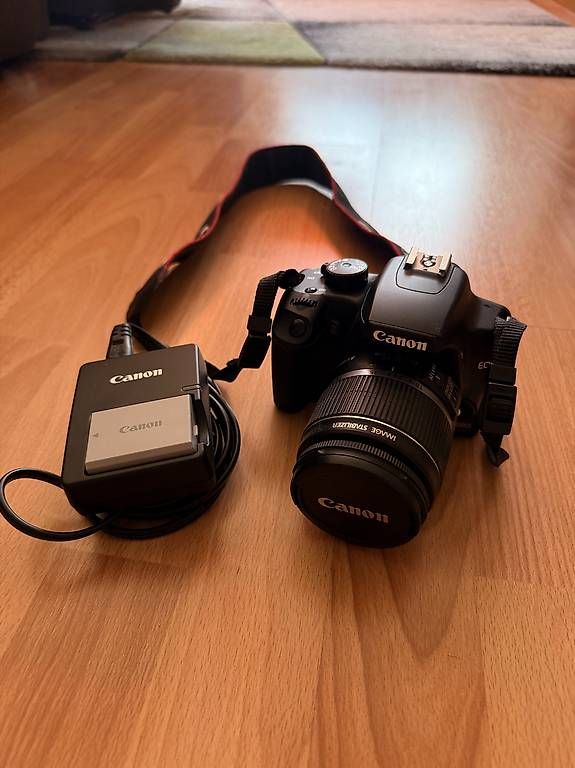 Canon Appareil photo: Canon EOS 1000D + Objectif EF-S 18-55mm IS – D'occasion à Lausanne par syl_jlr2