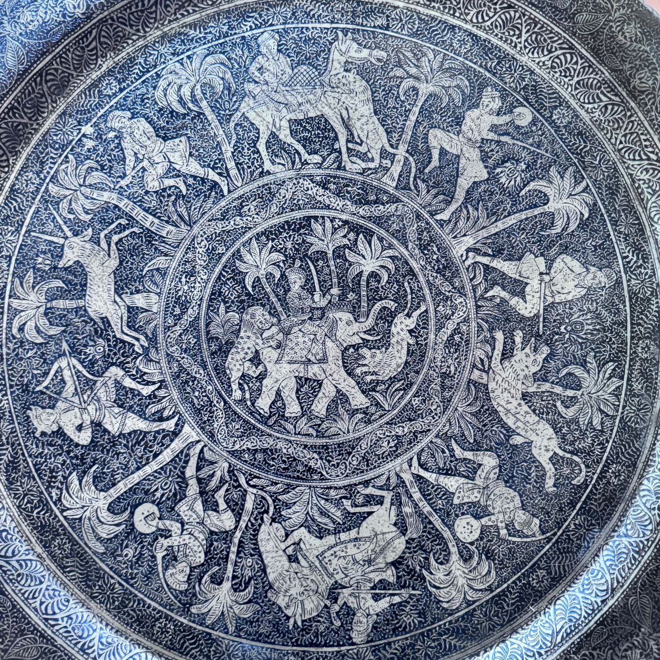 Piatti di portata: Prunkvolles orientalisches Messing-Tablett /59cm Durchmesser – Usato da Thun venduto da houzli 2