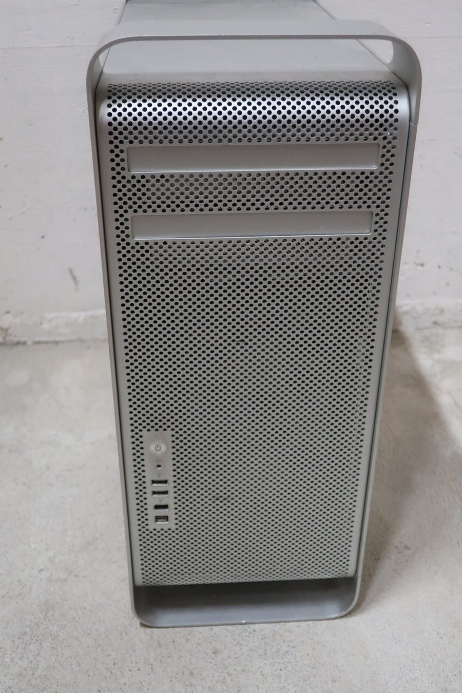 Apple PCs: 2008 Apple Mac Pro A1186 DEFEKT – Défectueux à Zürich par dnk_nrd8 2