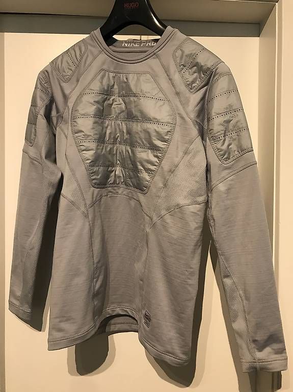 Nike Maglioni & Felpe: PULL compression NIKE gris M – Usato da Muri b. Bern venduto da Saldayann