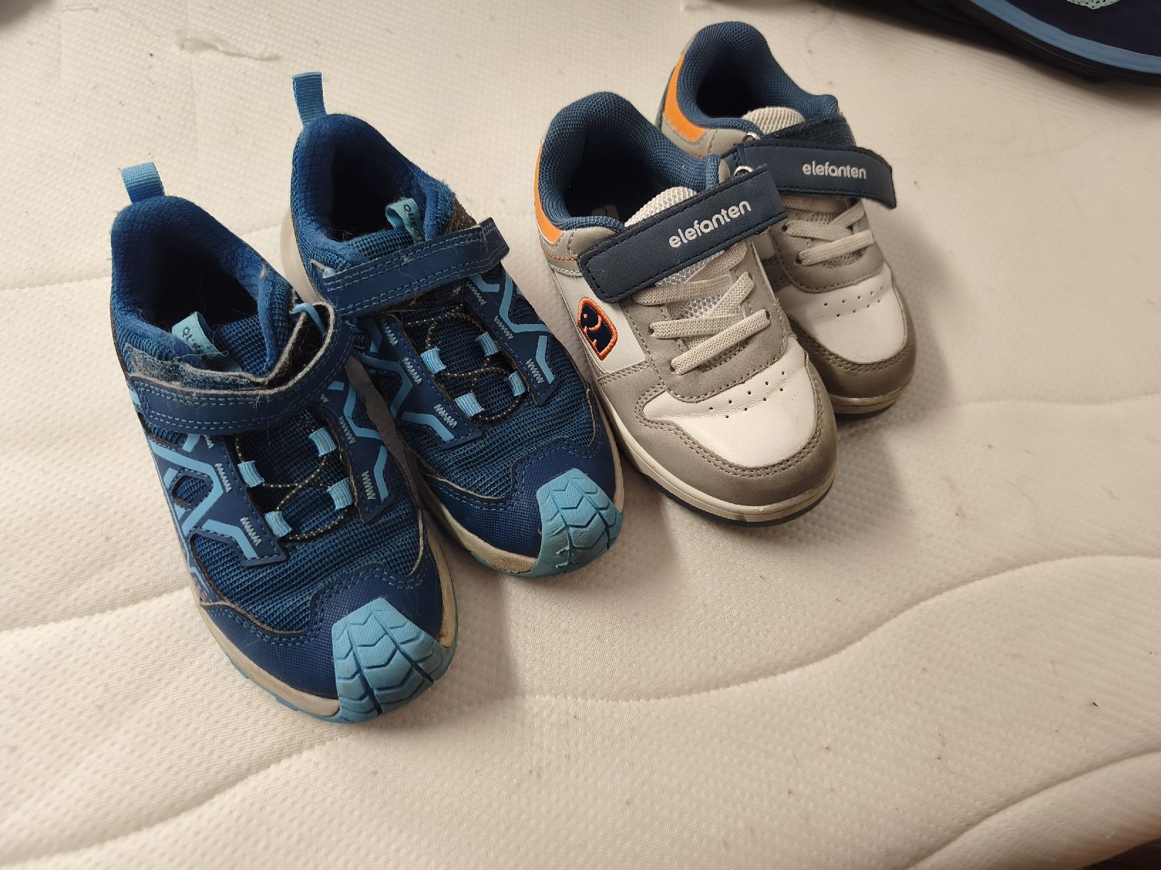 Schuhe für Jungen: Schuhe Gr. 26 – Gebraucht aus Zufikon von Ayla2018
