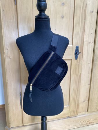 Herschel Cord Gürteltasche in Schwarz - Gold, Top Zustand!
