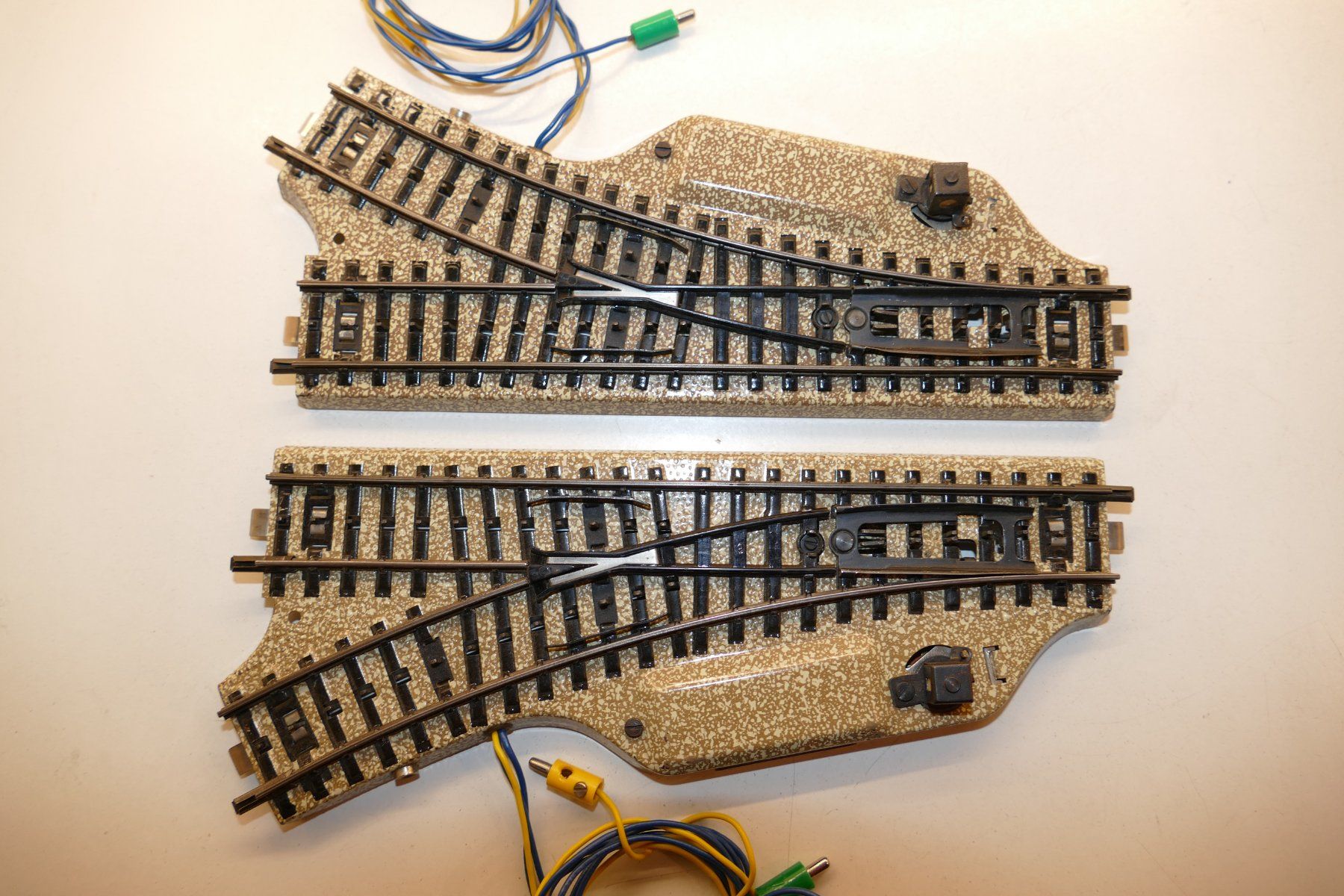 Märklin Modelleisenbahnen: Märklin H0: M-Gleis Weichenpaar Einheit 5 – Gebraucht aus Niederhasli von rail-duerst 1