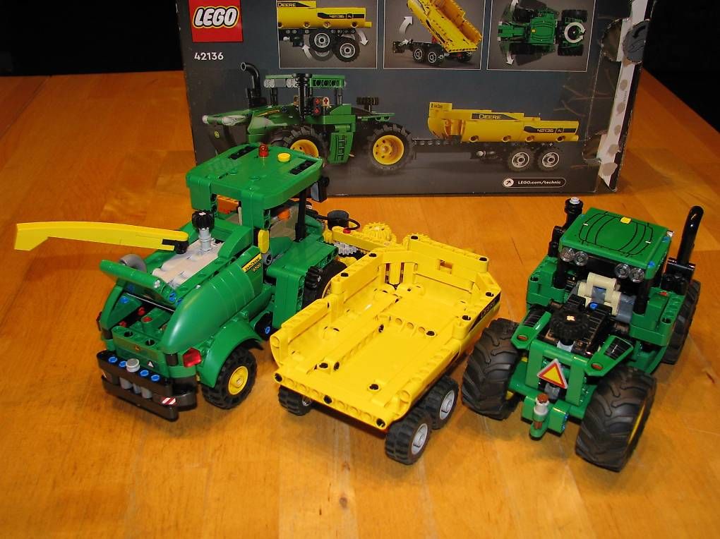 Lego Giocattoli: Lego Technik John Derre 42136 und 42168 – Usato da Wangen b. Olten venduto da Binggeli4 2