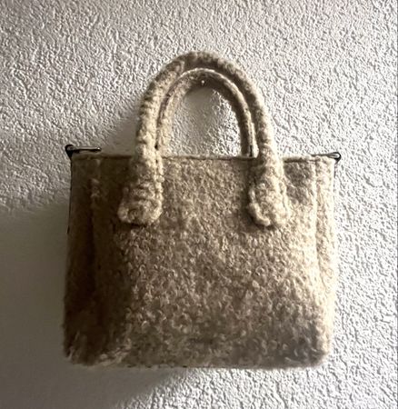 Parfois Handtasche Faux Shearling Teddy-Look Beige Neuwertig