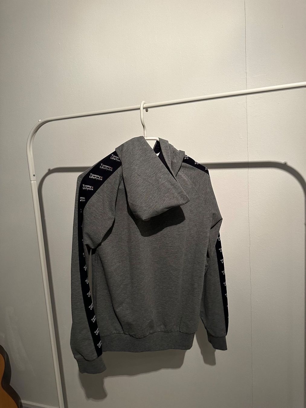 Maglioni & Felpe: Tommy Life Pullover – Usato da Liestal venduto da Cliestal 1