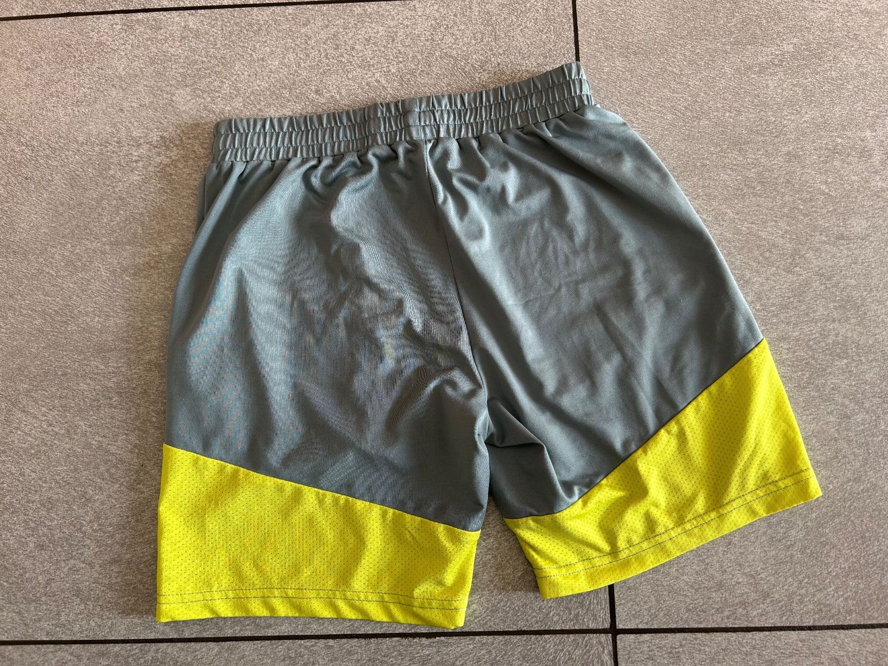 Manor Hosen: Short SPORT manor Gr. 134 / 140 – Neu (gemäss Beschreibung) aus Arbedo von nadia1973 1