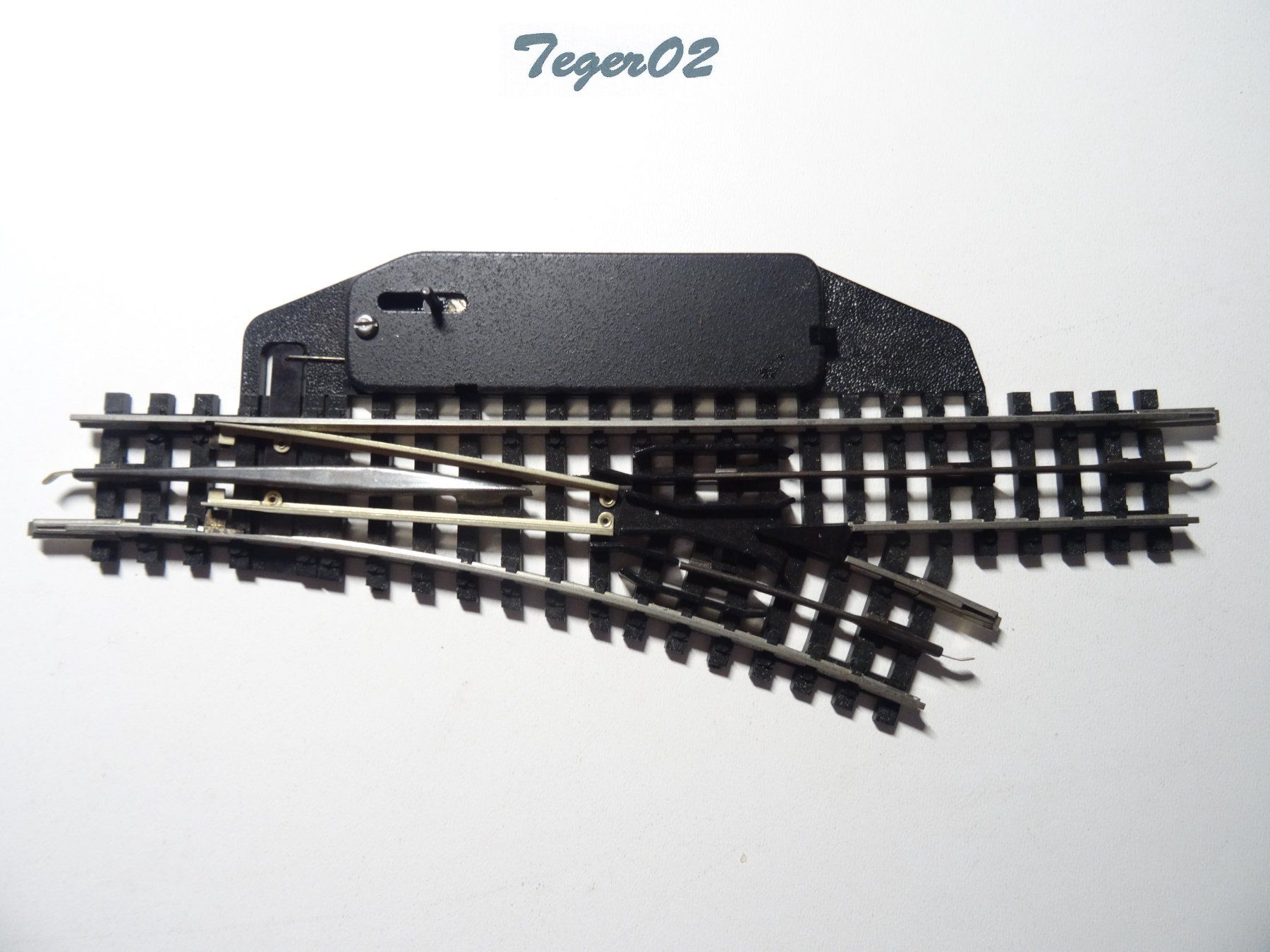 Trix Modellini di ferrovie: Trix Express 4353 3-Leiter-Handweiche Kunststoff – Nuovo (secondo la descrizione) da Hochdorf venduto da Teger02