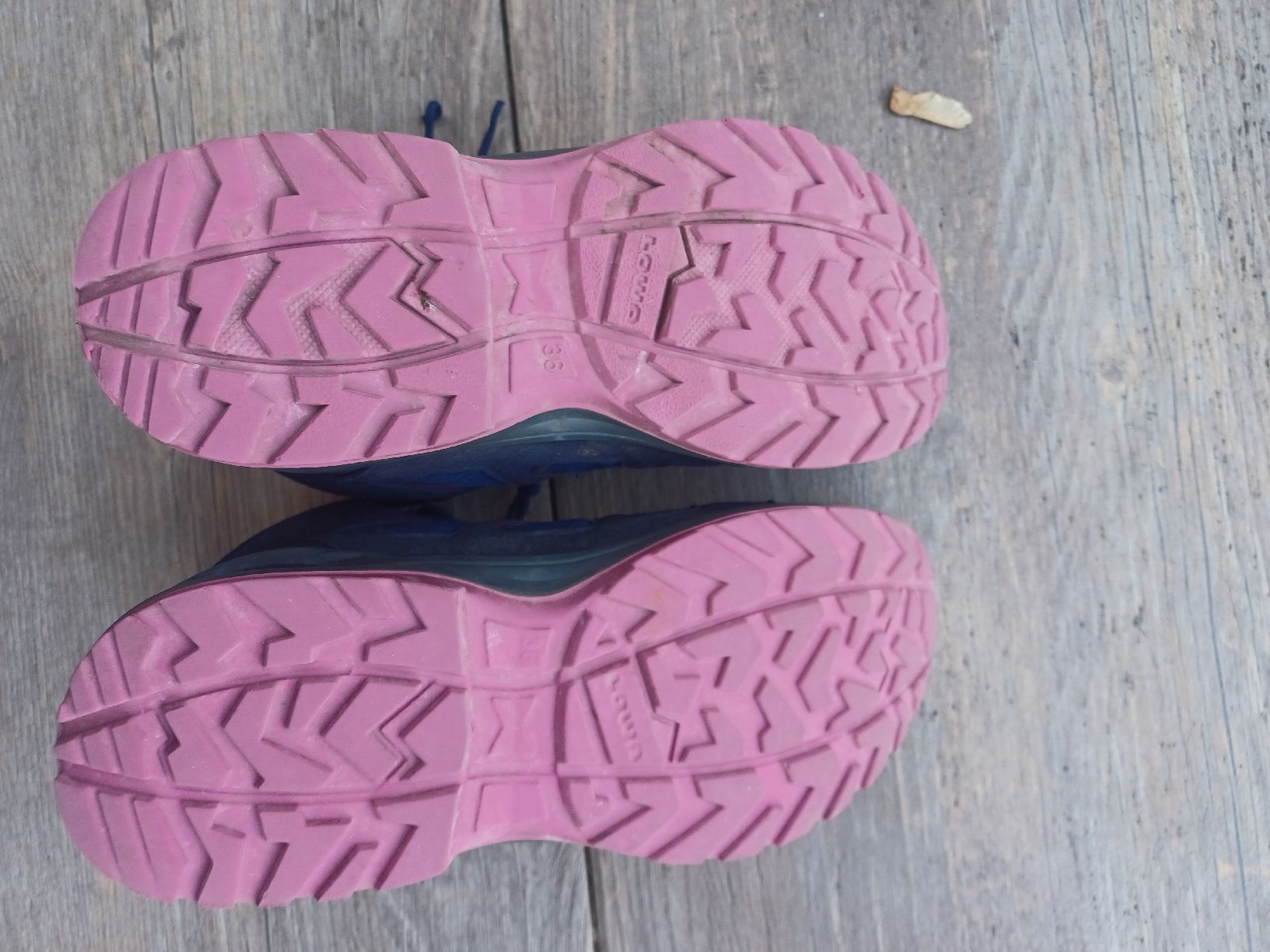 Lowa Chaussures filles: Lowa Wanderschuhe Grösse 36 – D'occasion à Adetswil par Fischerlein 4