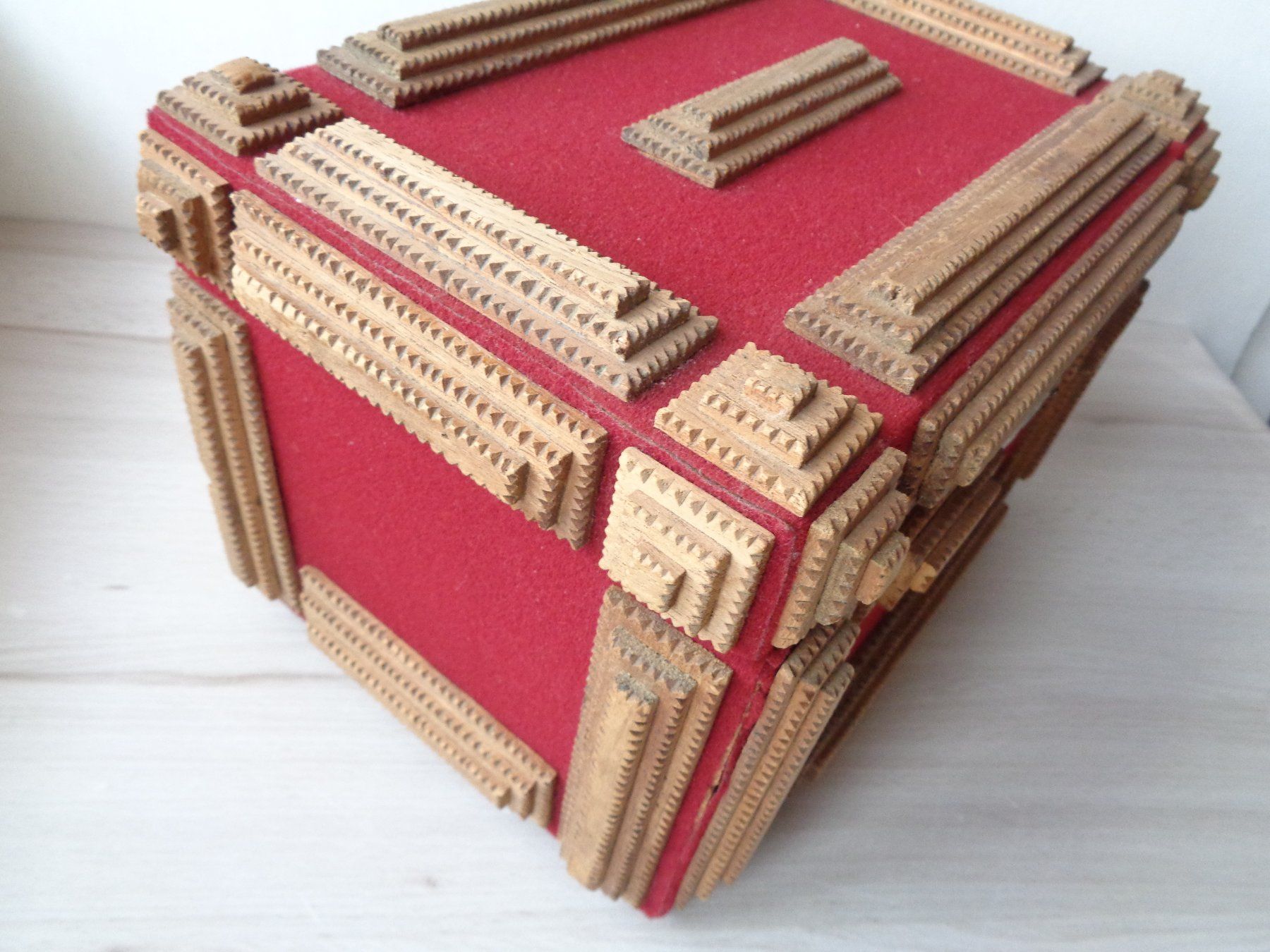 Cassapanche: HOLZ SCHATULLE SCHMUCK-KISTE HANDARBEIT – Usato da Henggart venduto da Pascha22 4