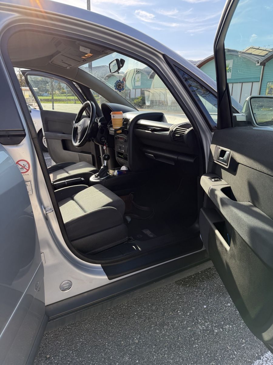 Audi Autos: Audi A2 / 1.4 – D'occasion à Oberwil BL par Hariva 3