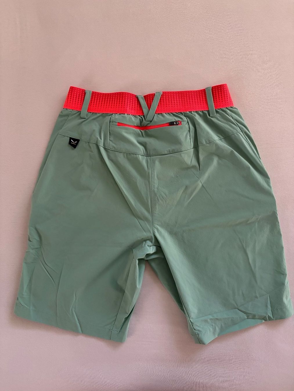 Salewa Pantaloni: Salewa Wanderhose kurz, DE 36 – Usato da Thayngen venduto da Liv-24 2