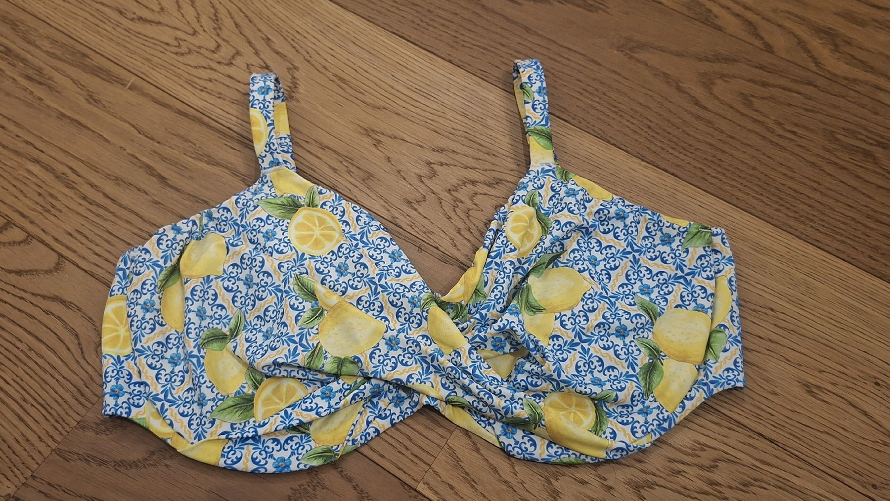 Badekleider & Bikinis: Supersüsses Bikinioberteil in 80L – Gebraucht aus Oberengstringen von Kimchimon