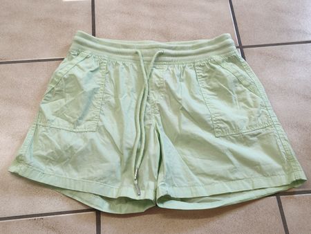 Shorts ever me hellgrün Groesse 36 guter Zustand