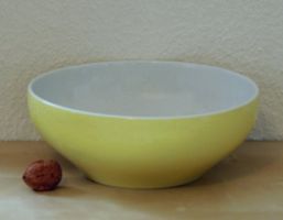 Saladier en porcelaine jaune, 21 cm, Rössler, années 1950-60