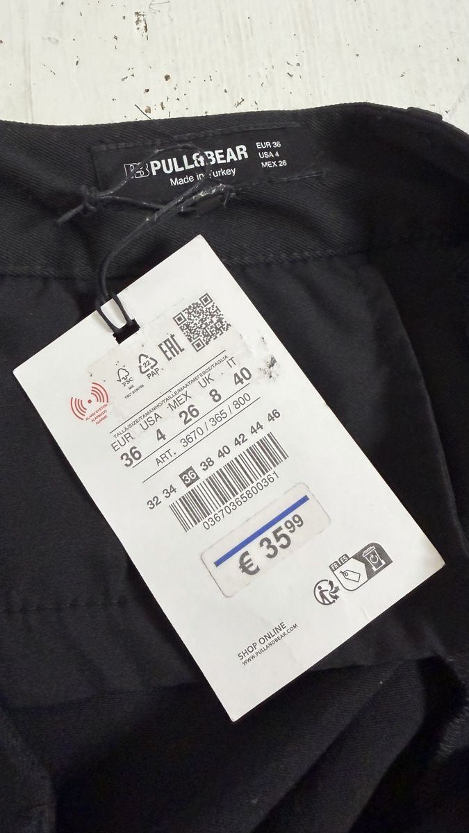 Pull&Bear Pantaloni: Pull&Bear balloon black pants with pockets,  Size S – Nuovo e nell'imballaggio originale da Knonau venduto da Grapesvintage 2