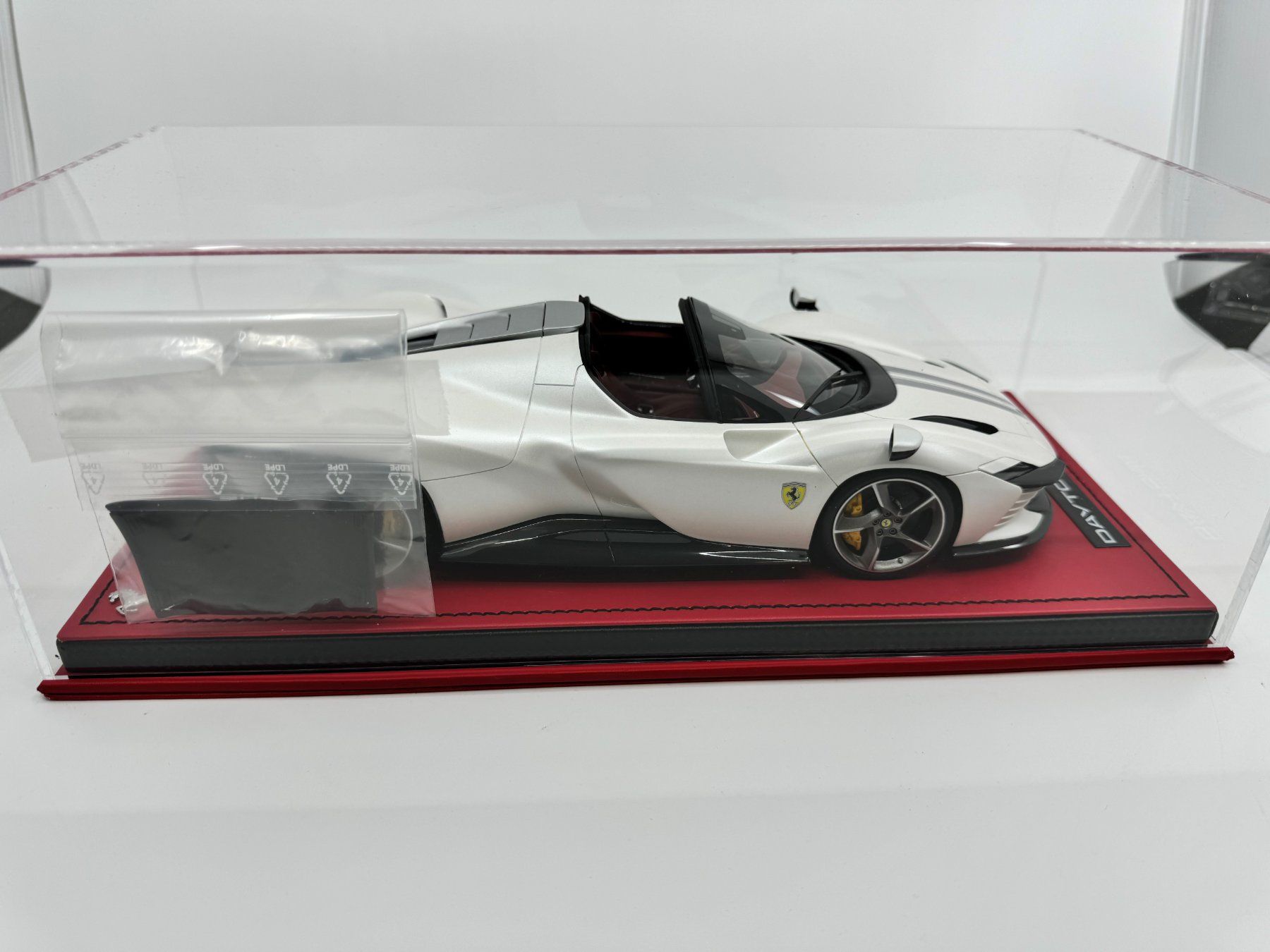 Ferrari Modellini d'auto: 1:18 MR Models - Ferrari SP3 Daytona – Nuovo (secondo la descrizione) da Tübach venduto da BonnevilleMotors 2