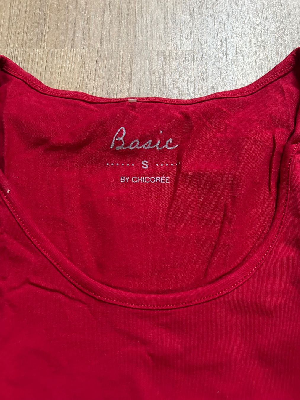Top: Top rouge long bretelle larges – Usato da Chevenez venduto da lou_79mn 1
