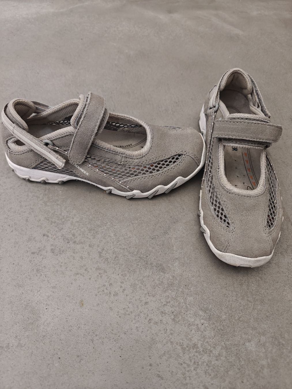 Damenschuhe: Sneaker/Sandalen Allrounder Gr. 36 – Gebraucht aus Aadorf von NadjaNightmare 2
