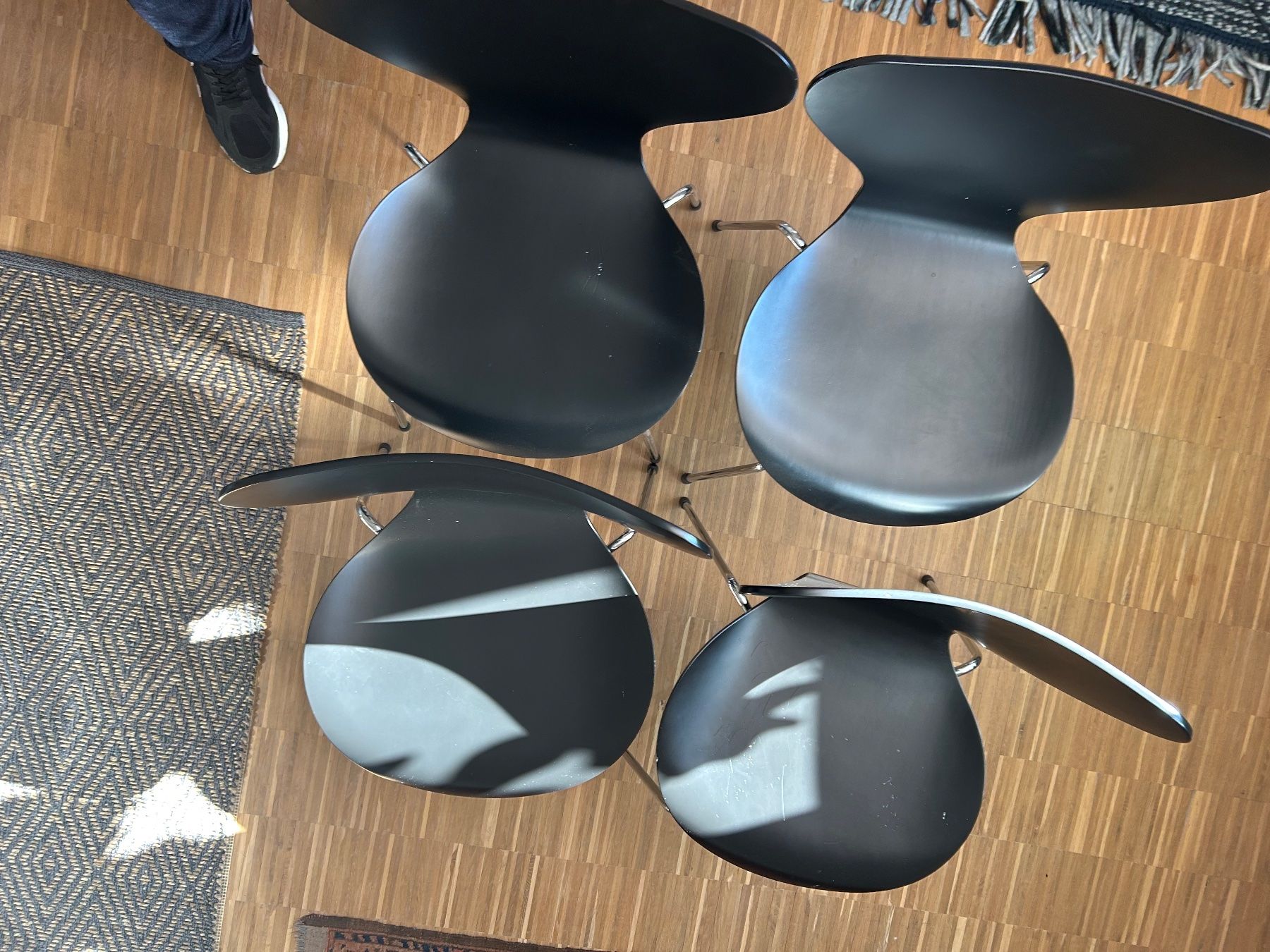 Fritz Hansen Tavoli: Fritz Hansen Tisch und Stühle – Usato da Arlesheim venduto da Brienz30 2