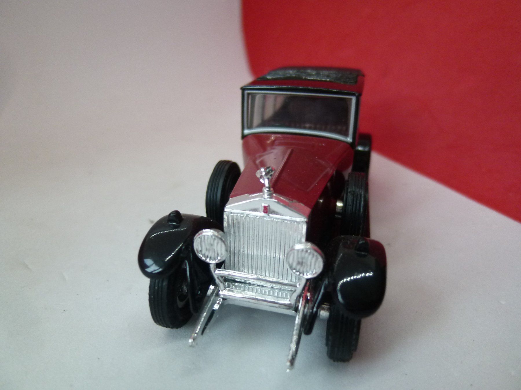 Rolls Royce Modellini d'auto: Matchbox 1:43 - Rolls Royce Phantom 1926 - rot/schwarz - TOP – Usato da Reiden venduto da Aston2 1