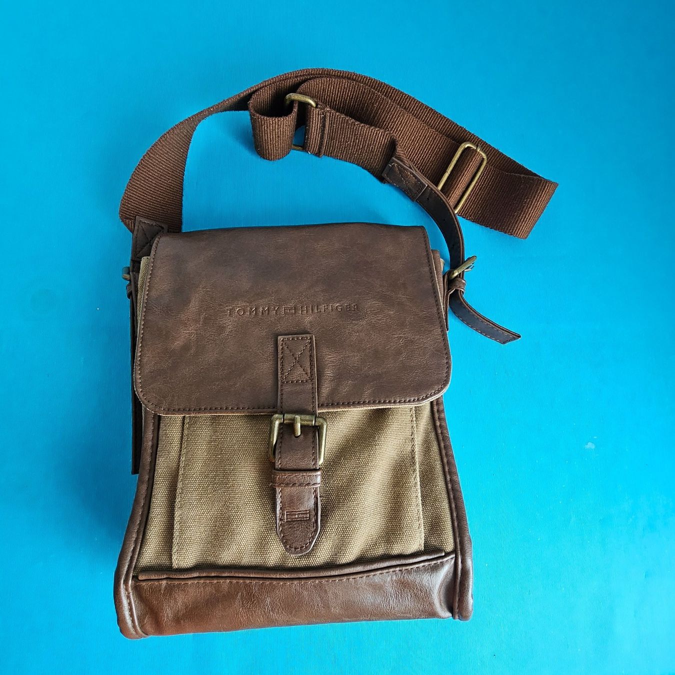 Tommy Hilfiger Taschen: ***TOMMY HILFIGER ***Umhängetasche leder – Gebraucht aus Bronschhofen von Xena37 1