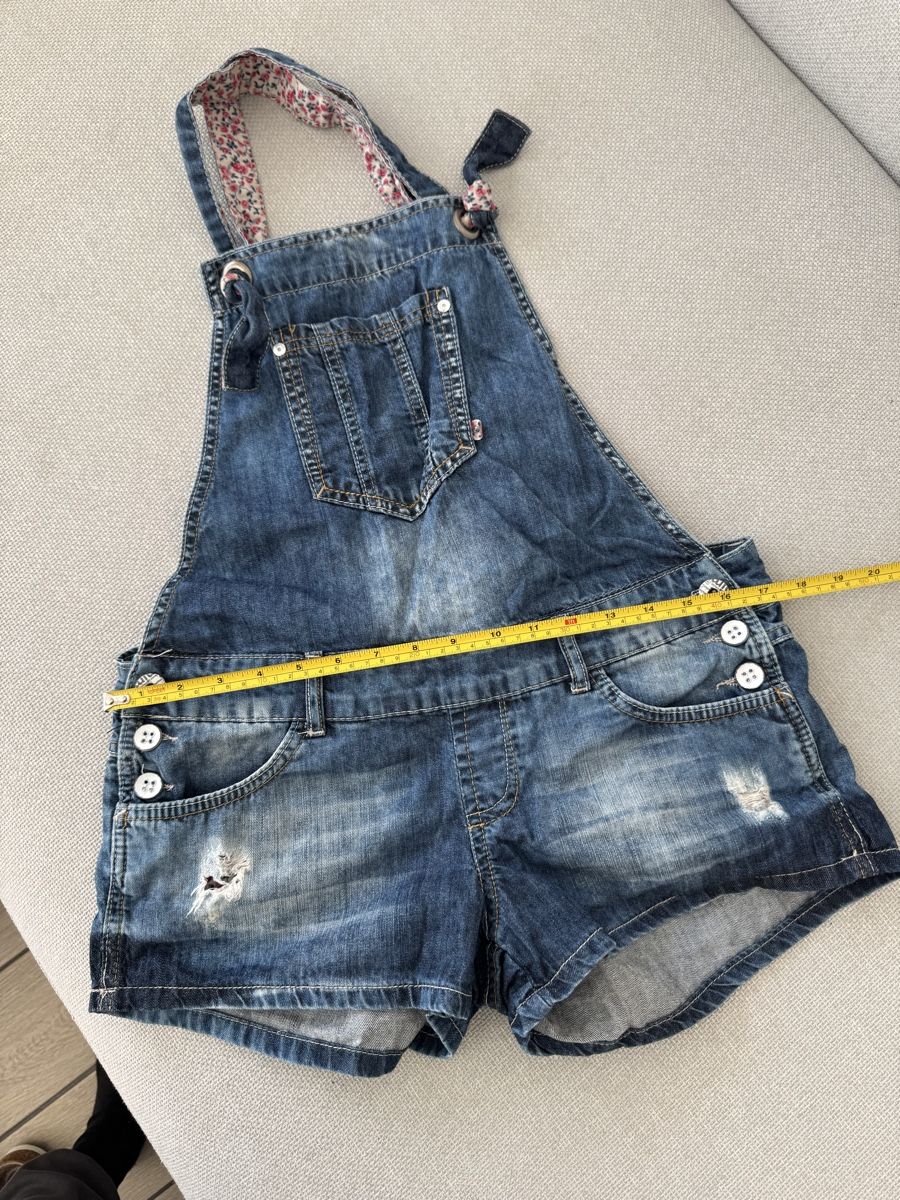 Pantaloni: Kurze Jeans-Latzhose, M – Usato da Granges VS venduto da rvn 4
