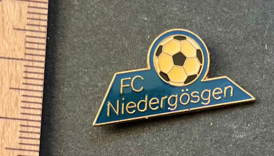 Placchette & Badge: FC Niedergösgen / Pin – Usato da Wabern venduto da DaxKarten-75