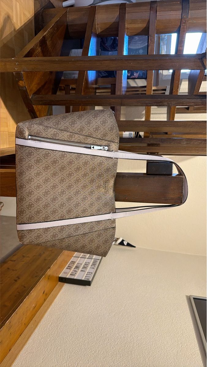 Guess Taschen: Guess Handtasche beige/braun – Gebraucht aus Magden von SCO13