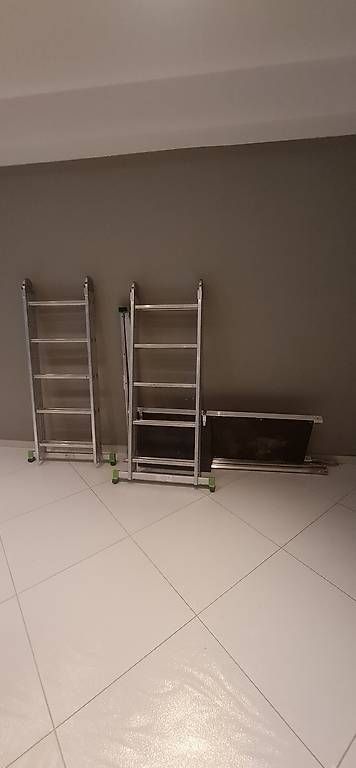 Scale: Échelle avec plate-forme – Usato da Denges venduto da Theaestate