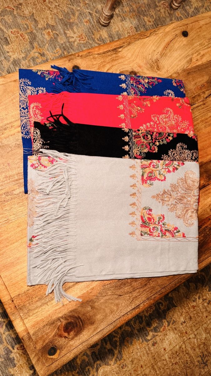 Foulards, Tücher & Schals: Caschmeer schal – Neu und originalverpackt aus Olten von Saayis 7