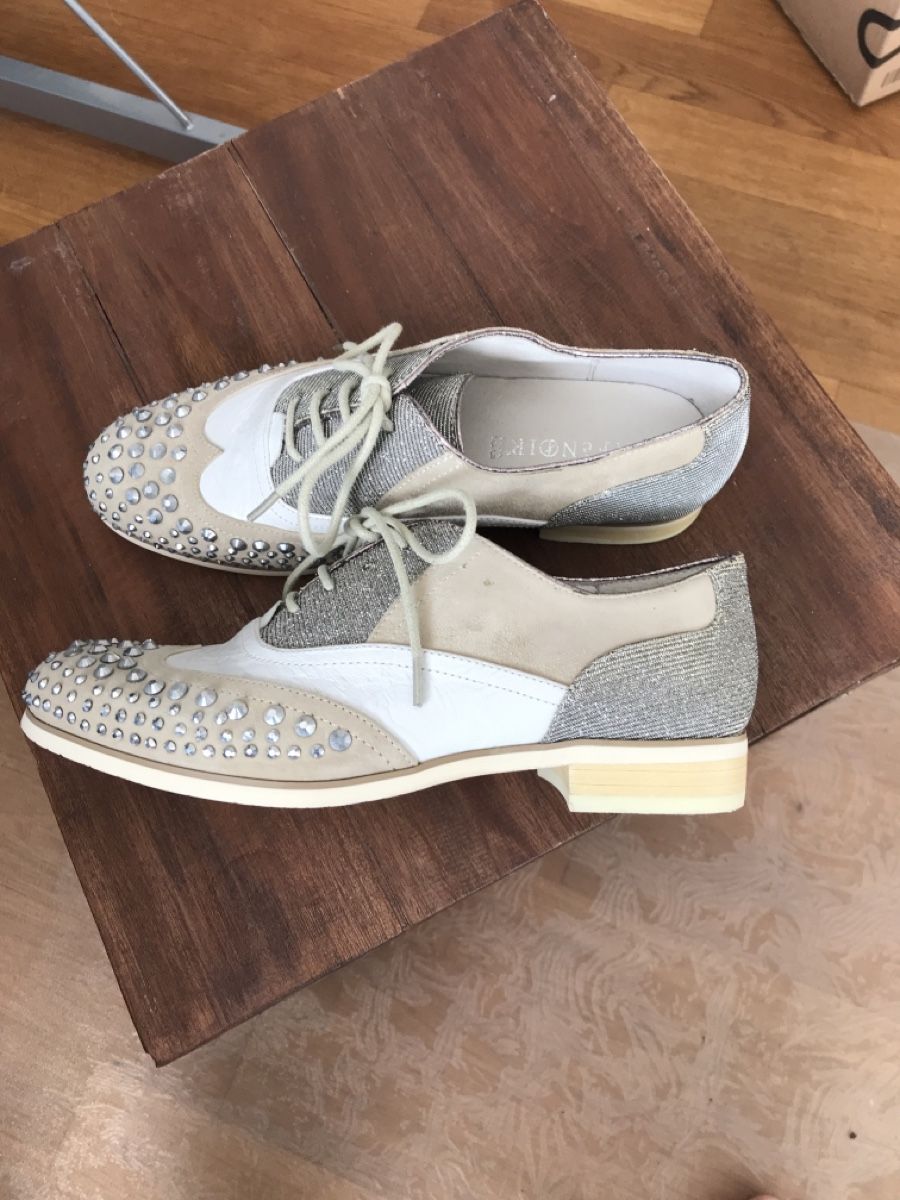 Damenschuhe: Café Noir Schnürschuhe, Gr.37, Leder mit Glitzersteinen – Gebraucht aus Meilen von delta-da-spica