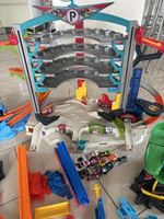 Hot Wheels riesige Sammlung mit Parkgarage Spielset