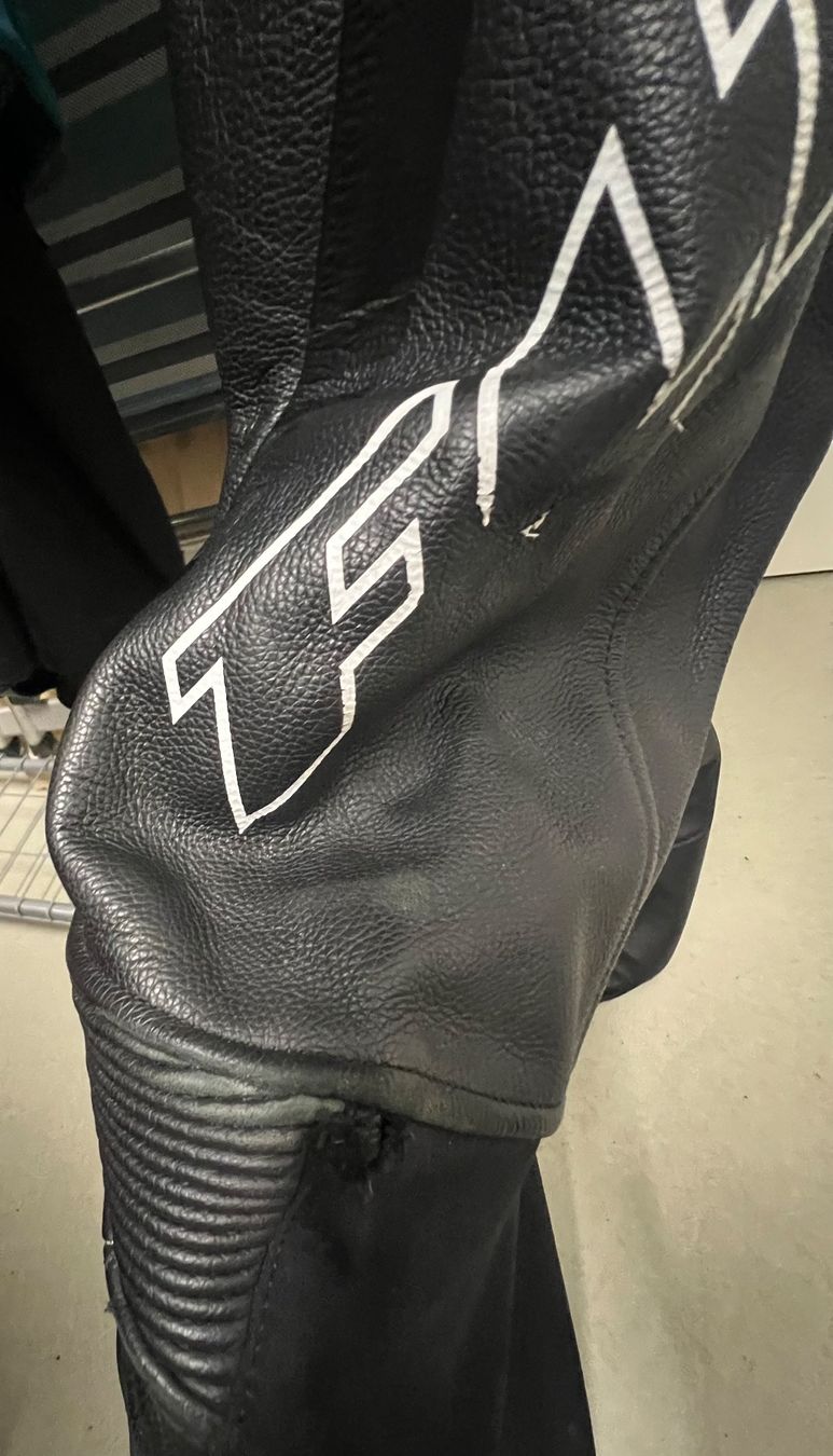 Protezioni & Imbottiture: FLM Lederkombi Racing Technology Gr. 50 – Usato da Luterbach venduto da arbefortytwo 3