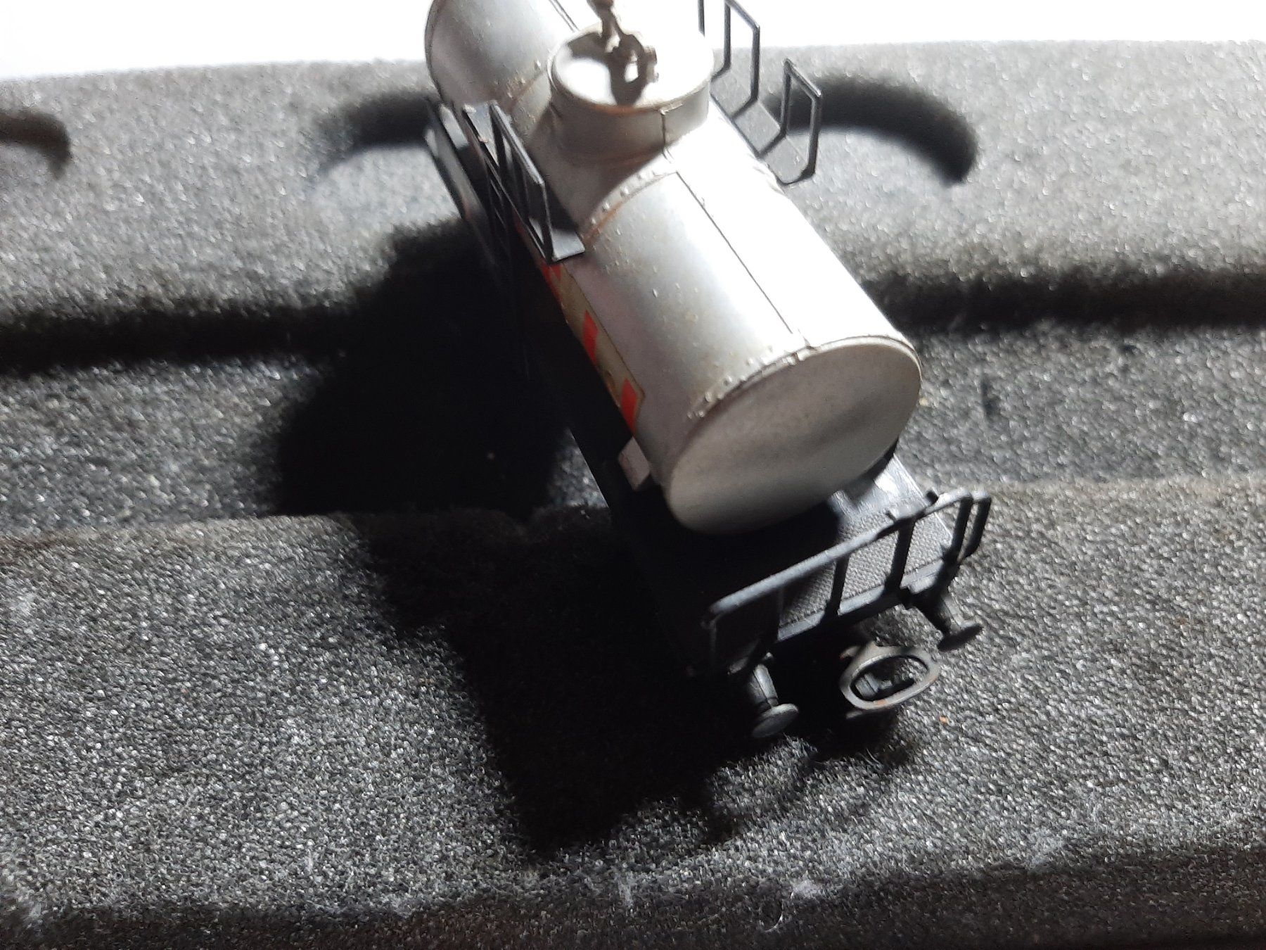 Kleinbahn Modelleisenbahnen: KLEINBAHN SHELL REF.11 – Gebraucht aus Avully von RIVALIS 4