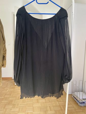 Schwarzer Zara Jumpsuit, kurz, lange Ärmeln, Grösse S