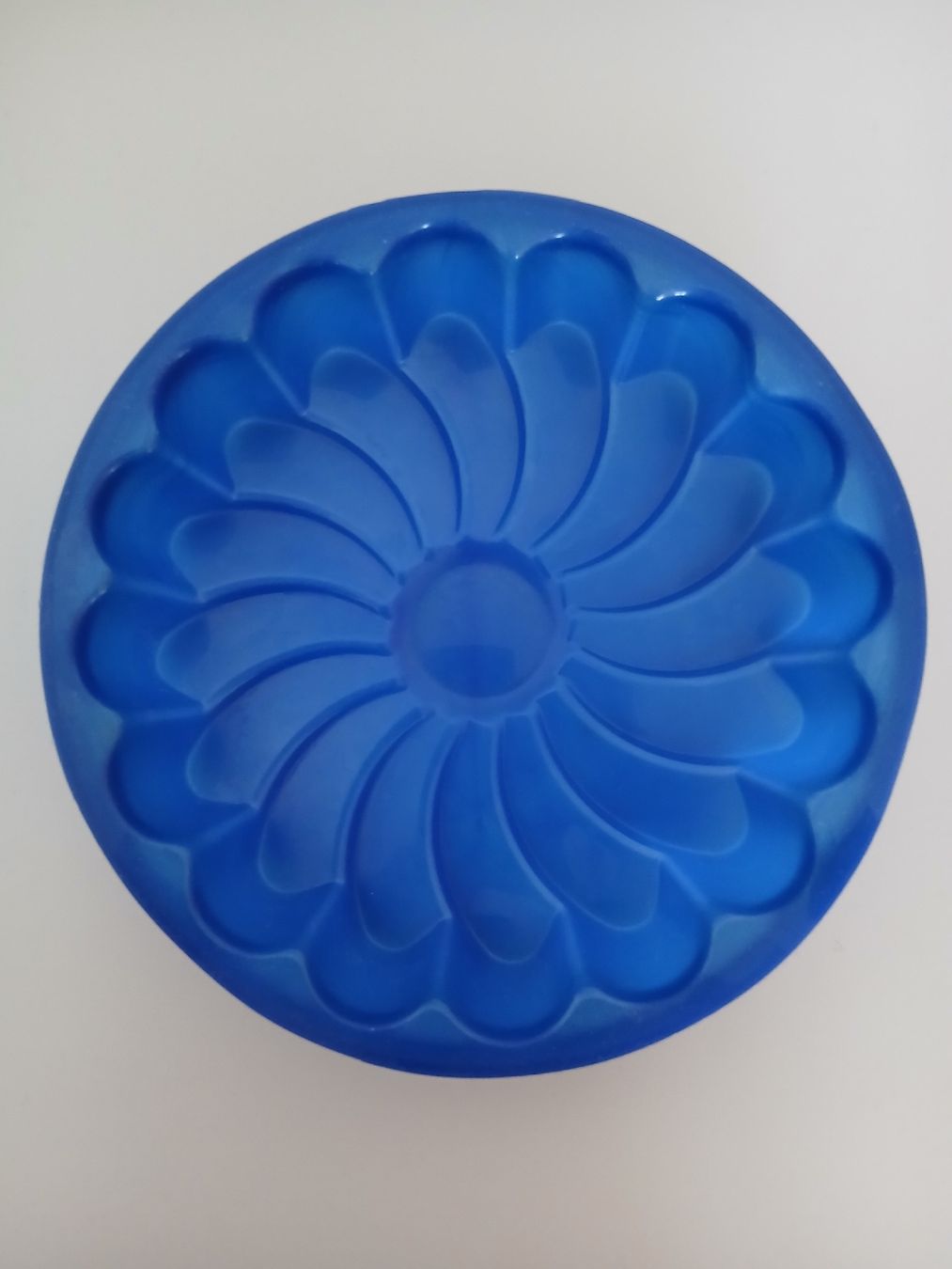 Tupperware Teglie da forno: Tupperware Blumenform  – Usato da Basel venduto da lex_jd5s