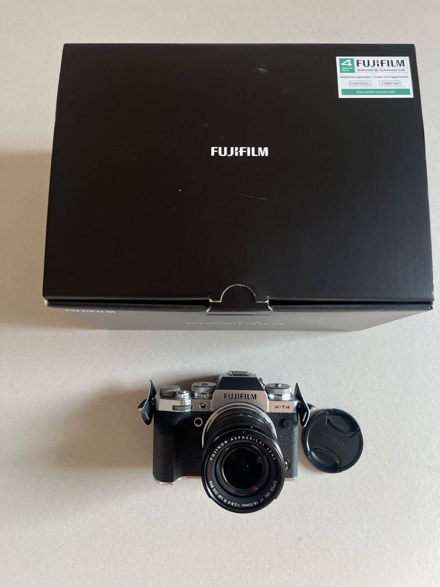 Fujifilm Kamera: Fujifilm X-T4 + Kitobjektiv – Gebraucht aus Lausanne von LucieSchrag