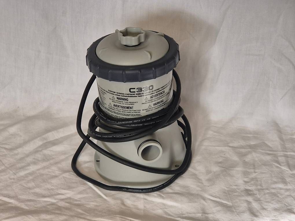 Piscine: Intex Pool Filterpumpe C330 inkl. Filter – Usato da Lengnau BE venduto da Itfreakch