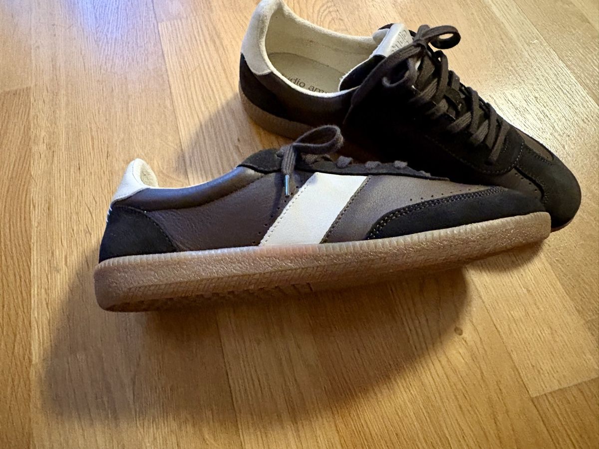 Scarpe da donna: Studio Amo Leder-Sneaker, braun/weiss, Gr. 39 – Nuovo (secondo la descrizione) da Luzern venduto da esnimo66 3