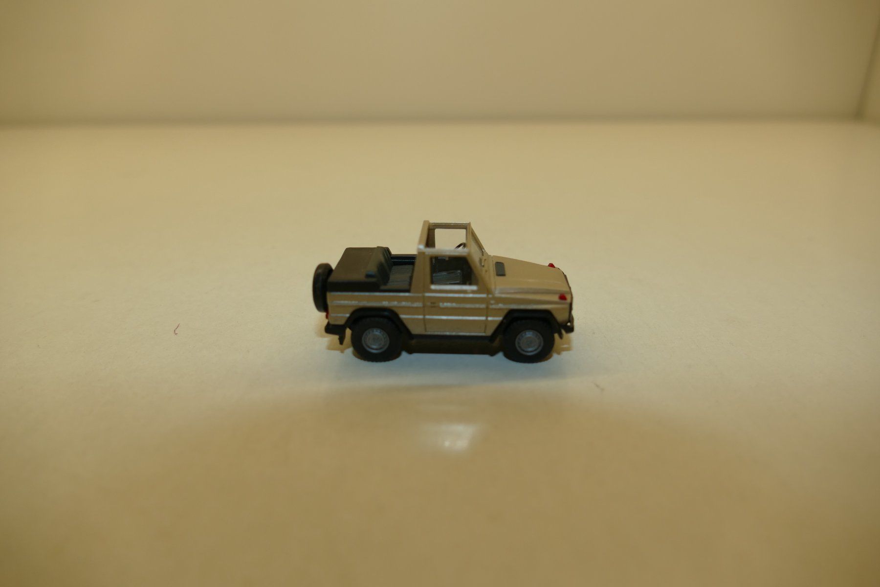 Modellini d'auto: M 1:87: Mercedes Benz – Nuovo (secondo la descrizione) da Niederhasli venduto da rail-duerst 3