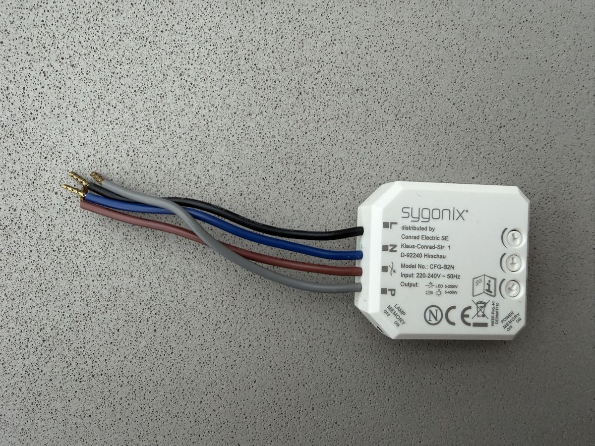 Componenti elettronici: Syngonix Dimmer Modul – Usato da Wolfhausen venduto da HelloSun03